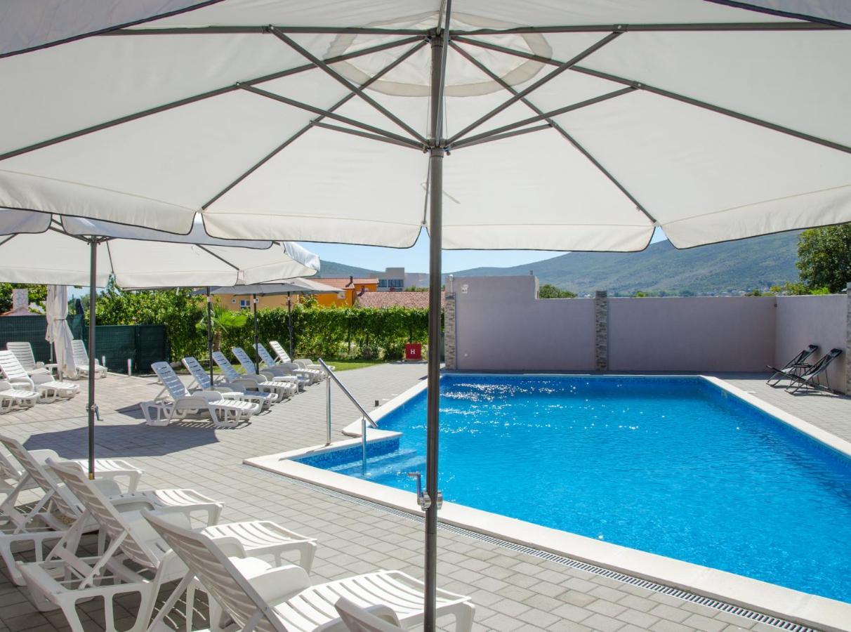 Hotel Quattro Medugorje Bagian luar foto